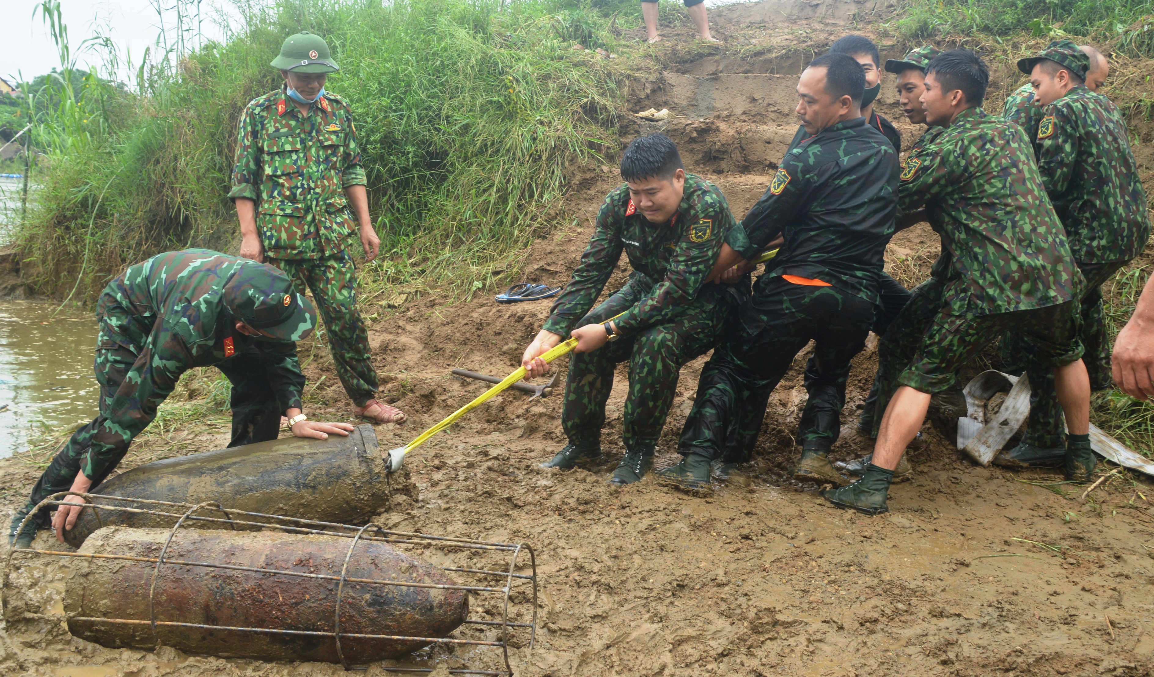 Hủy nổ thành công 4 quả bom sót lại trong chiến tranh